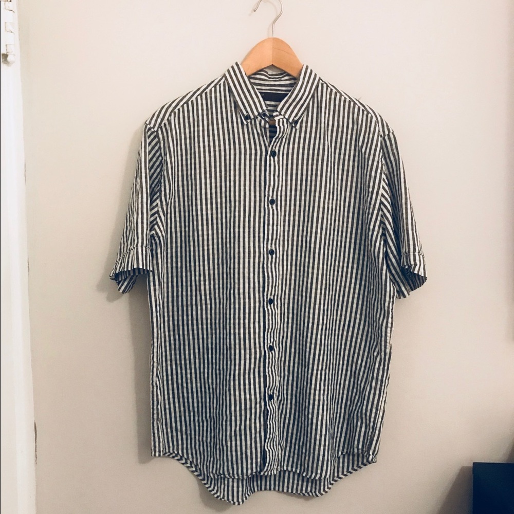 Perry Ellis Men’s Medium Button Down Shirt